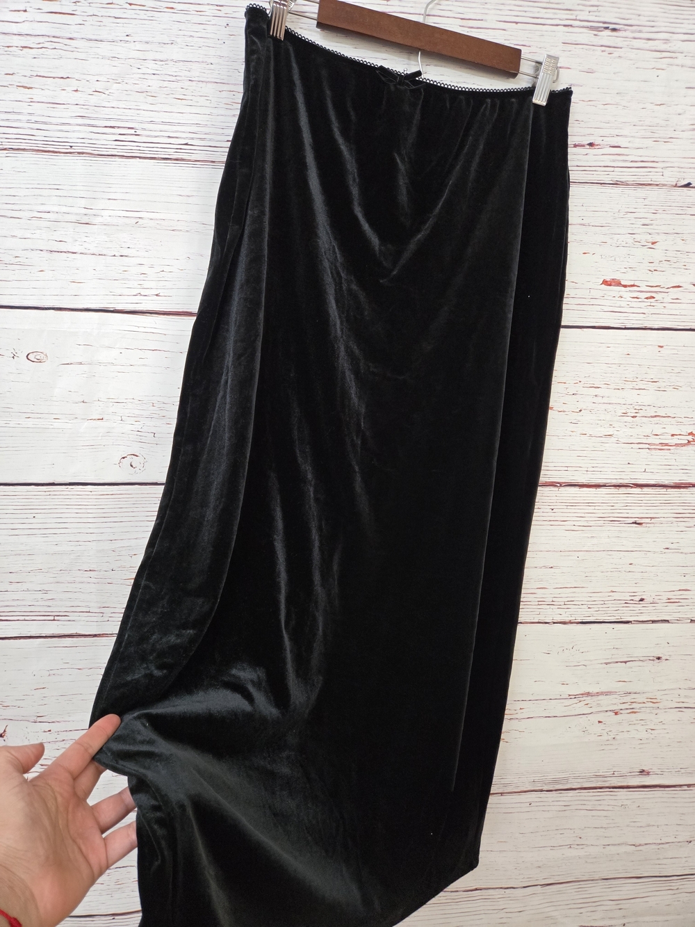 NWT Wild Fable Women's Black Velvet Midi Skirt Size L Back Slit Stretch Pull-On - Picture 5 of 15